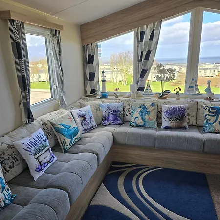 Seaside Caravan Reighton