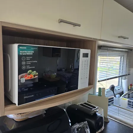 Seaside Caravan *